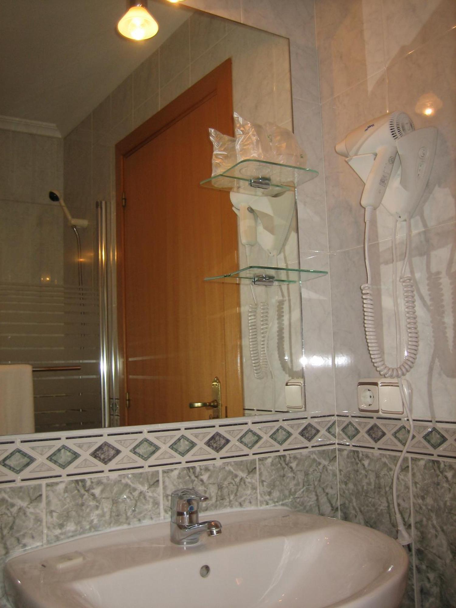 Hostal Madruga Elche Exteriör bild